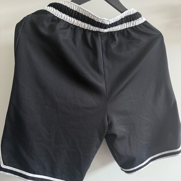 ✨Host pick✨Nike MLB Black Athletic Shorts with White Drawstring and Stri… - Picture 9 of 9